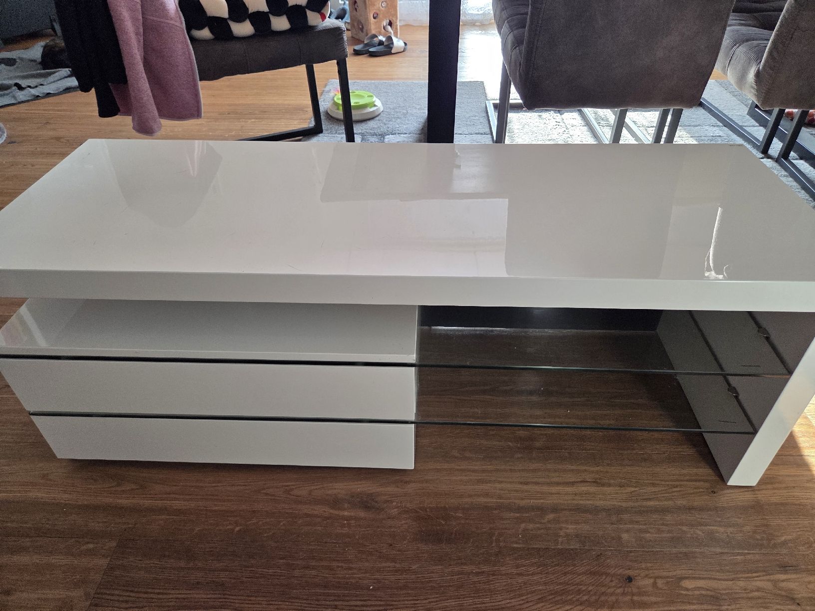 Conforama Meubles TV: Hochglanz Sideboard – D'occasion à Riggisberg par snickerz