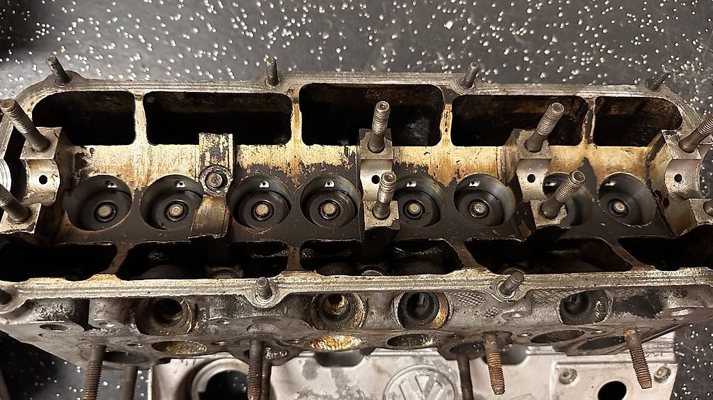Tutti pezzi di ricambio auto: Golf 2 G60 Motorenteile – Usato da Niederdorf venduto da Volkswagen90 2
