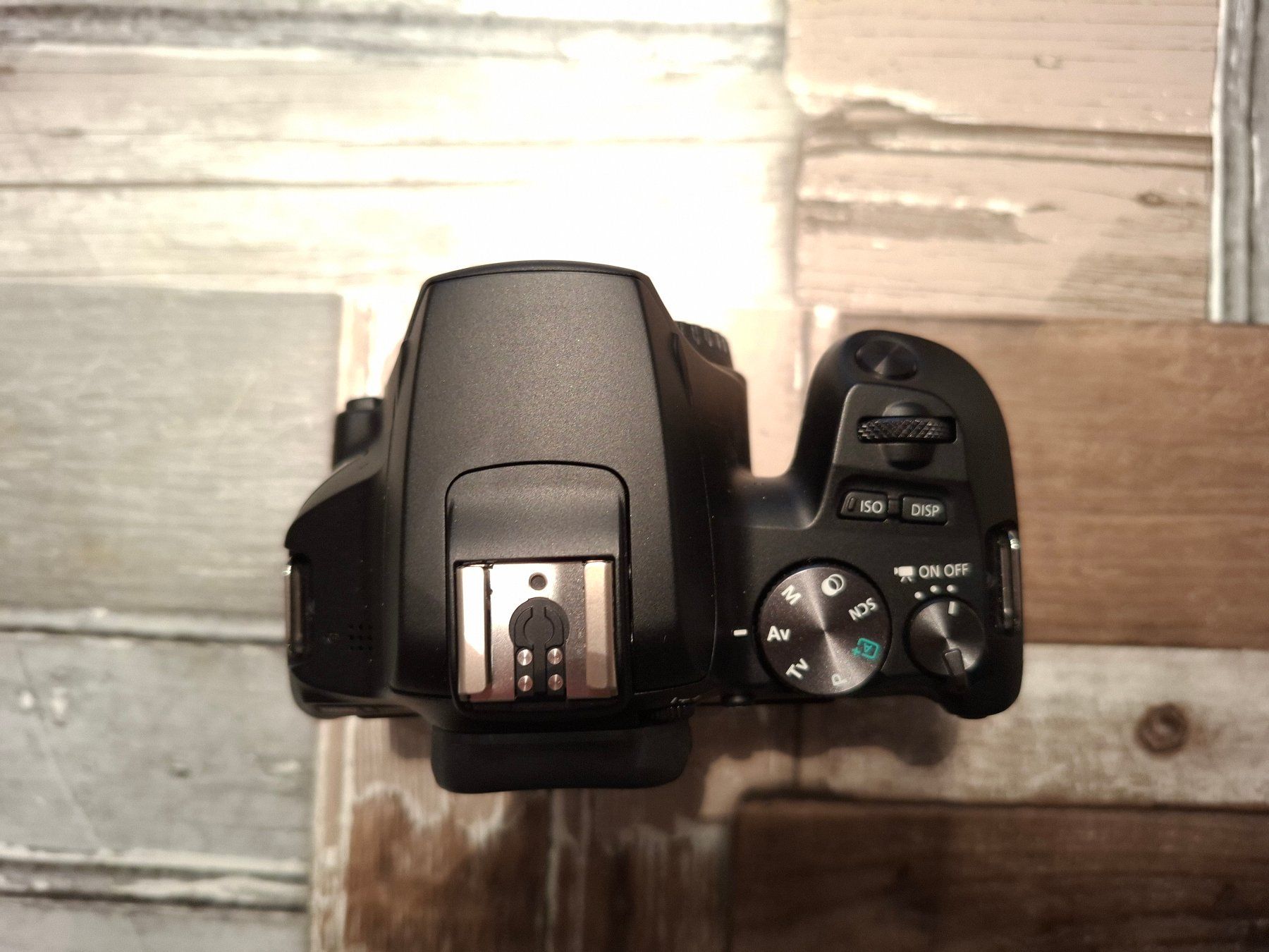 Canon Appareil photo: Canon EOS 250D EF-S 18-55 IS STM KIT – D'occasion à Vicques par Leonblack 2