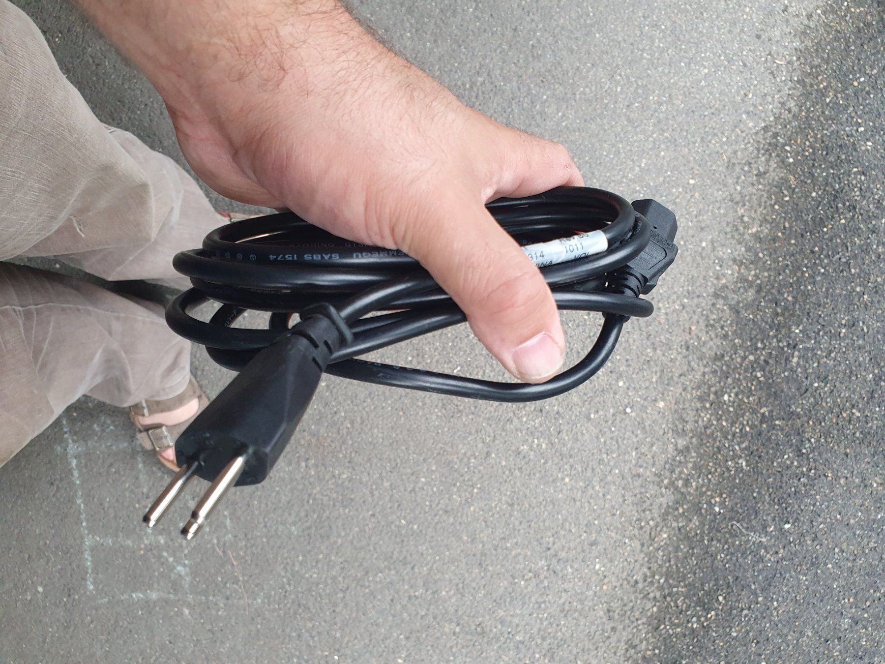 Cavi: Netzkabel C13 2.4m T12 – Usato da Zürich venduto da eymen20