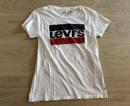 T-shirt Levis taille XS neuf blanc noir rouge
