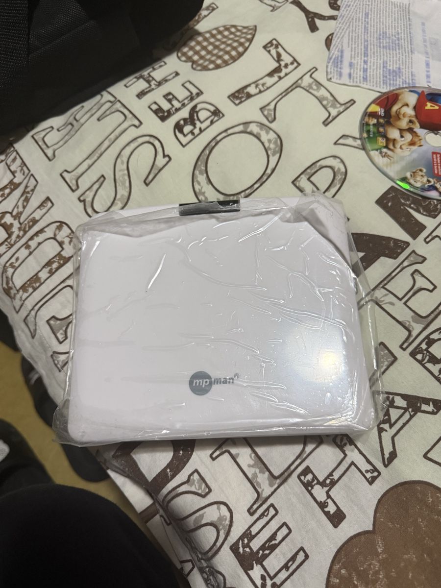 Lettore multimediale & Streamer: Lecteur DVD Portable avec accessoires + 3 CD – Nuovo (secondo la descrizione) da Chesières venduto da JMStore 3