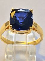 Goldring mit grossem, blauem Safir