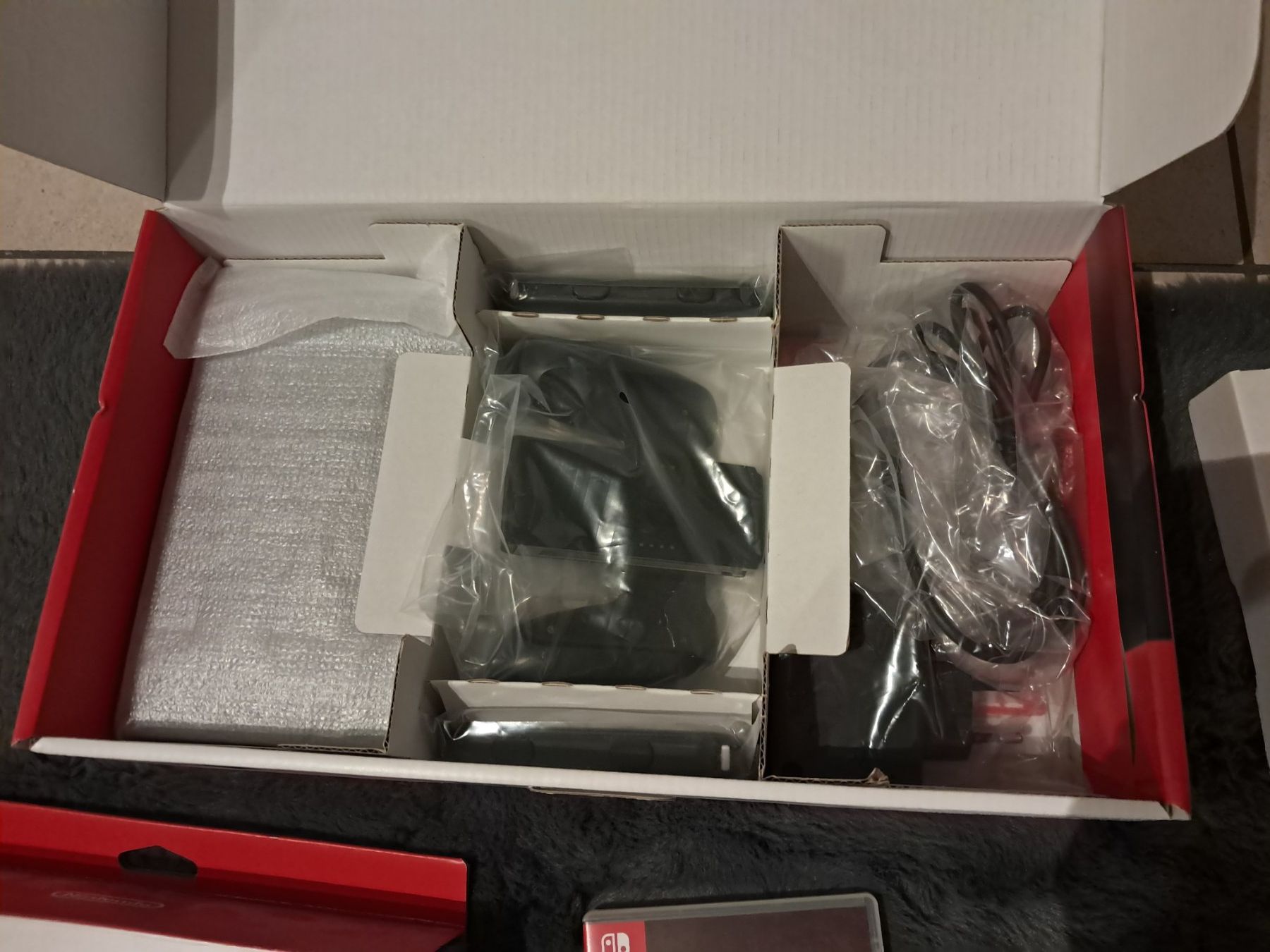 Nintendo Console: Nintendo Switch V2  (ohne joy con's) – Usato da Itingen venduto da AnTiNoRmAl 2