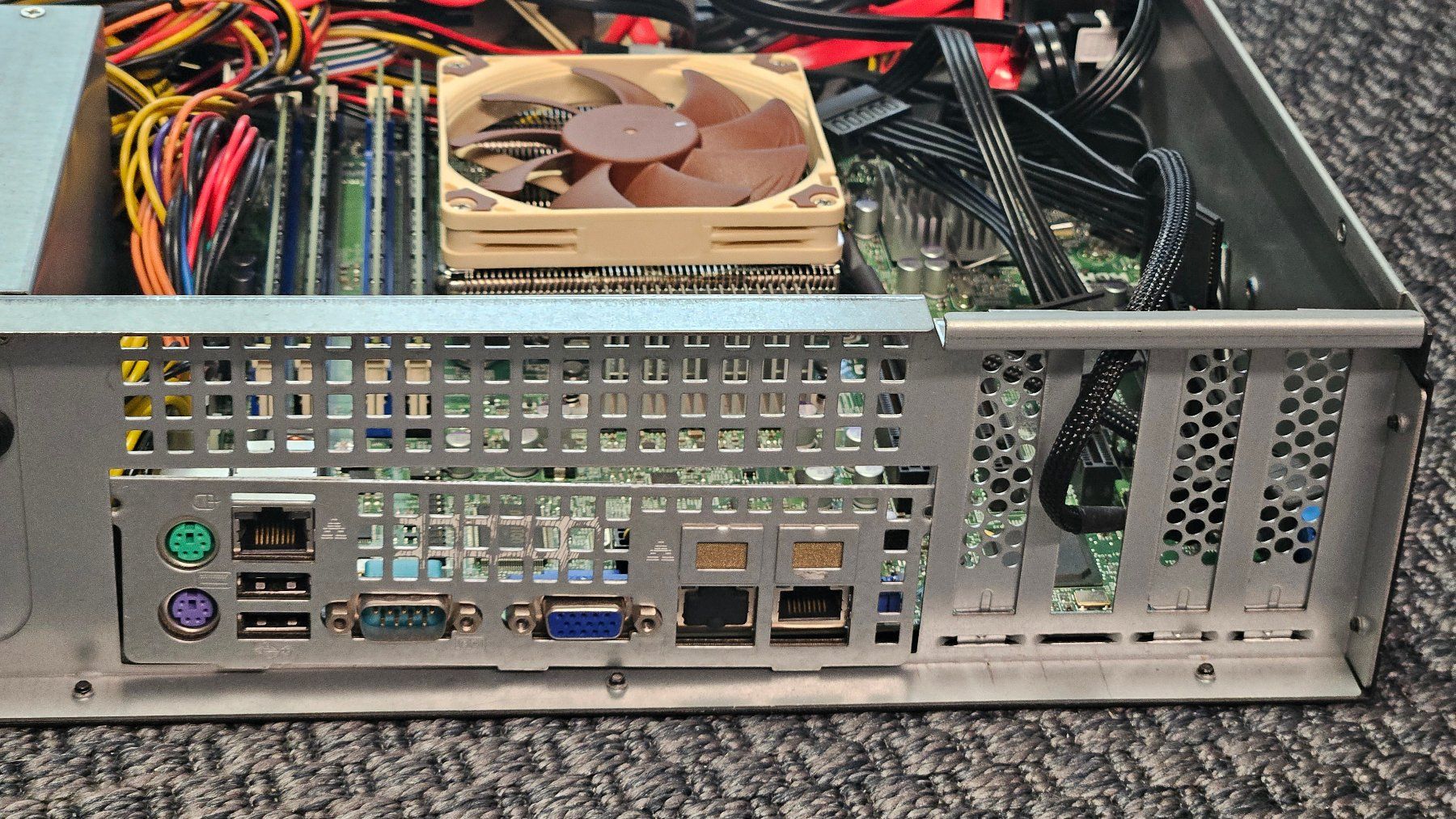 Supermicro Server: Supermicro Server 2U – Intel Xeon E3-1230 v2, 32GB ECC RAM – Gebraucht aus Rickenbach LU von Lindius 2