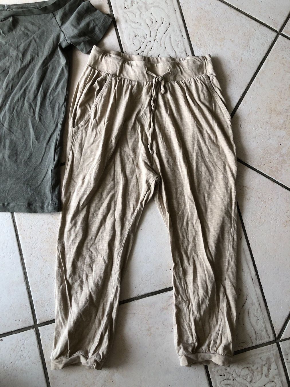 Lotti di vestiti: Bequemes Chicorée Set Gr.XS/S – Usato da Obergerlafingen venduto da cabo4 1