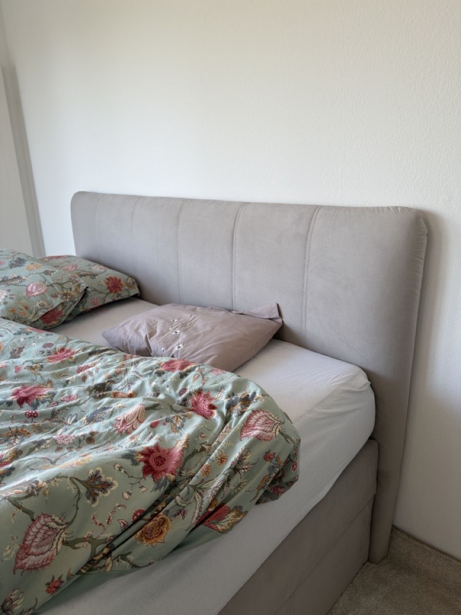 Letti: Lit 180x200 beige avec coffres de rangement – Usato da Plan-les-Ouates venduto da yaz_yhm8 3