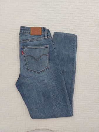 Levis jeans