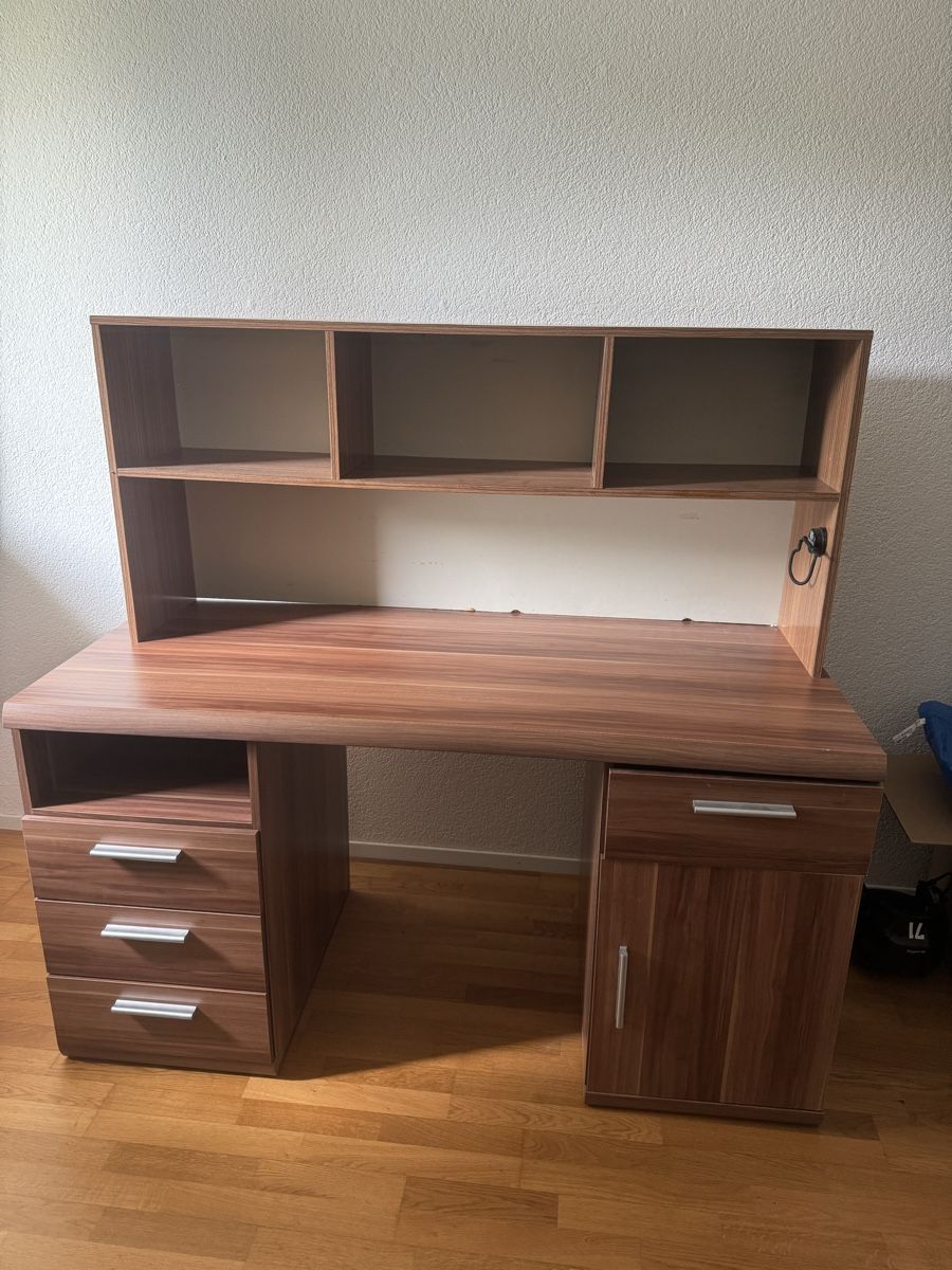 Bureaux: Bürotisch – D'occasion à Aarberg par Florian-72
