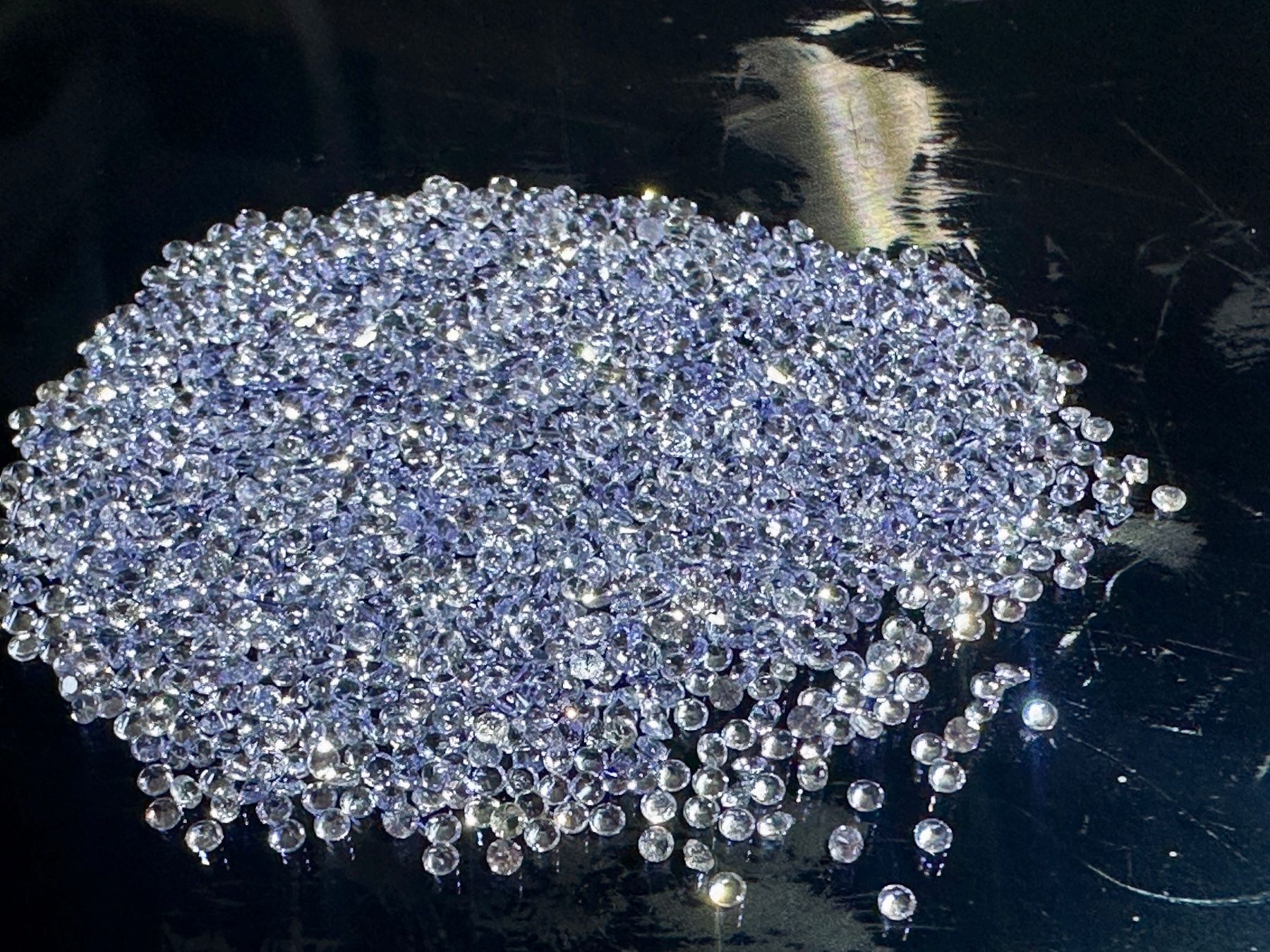Pietre preziose: 100 St fein Facettiert geschliffene Tansanit  Pointer 1,5 mm – Nuovo (secondo la descrizione) da Langenthal venduto da Seelenfreunde 2