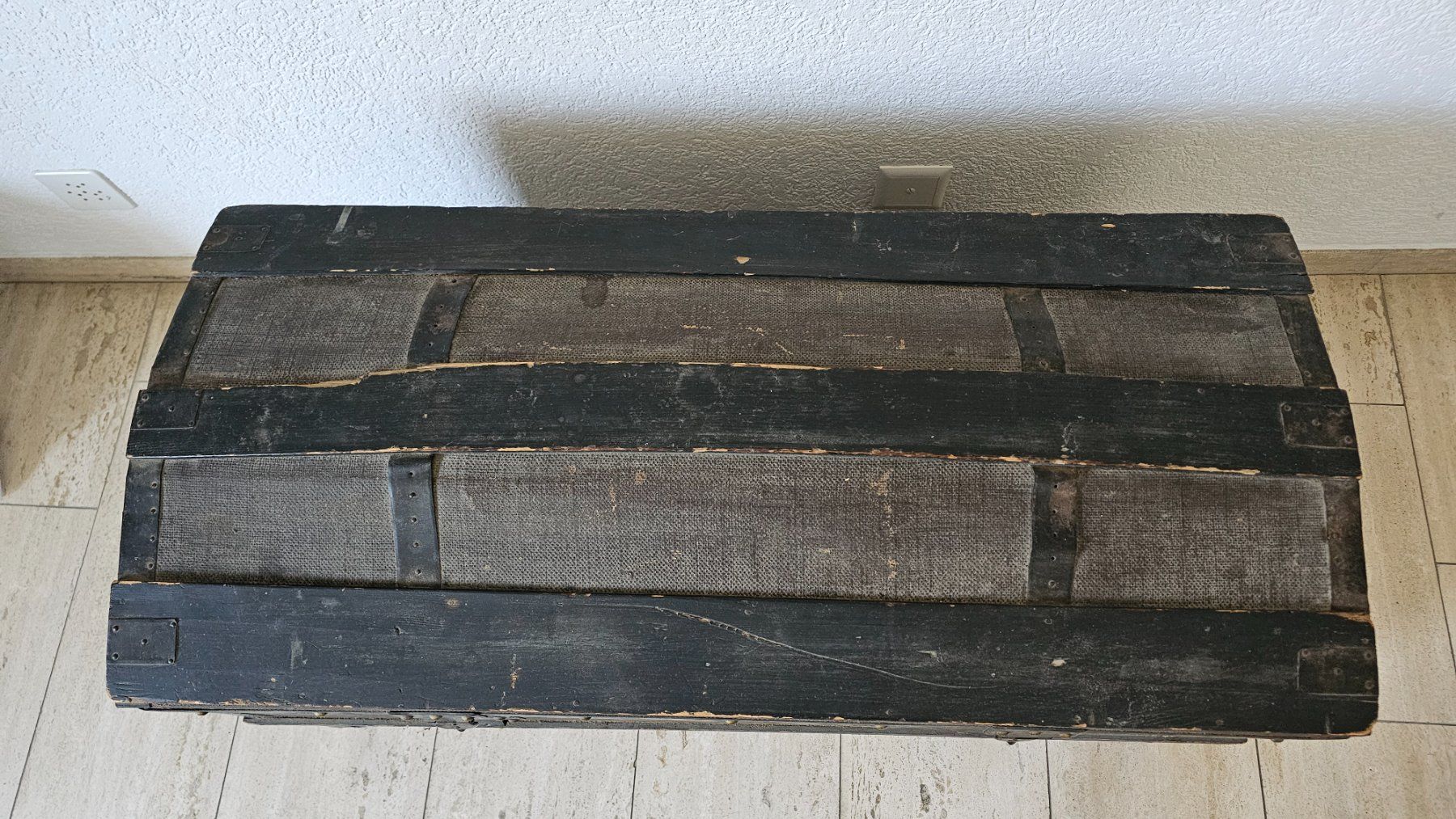 Truhen: Antike Holztruhe – Gebraucht aus Sugiez von Elyriah 1