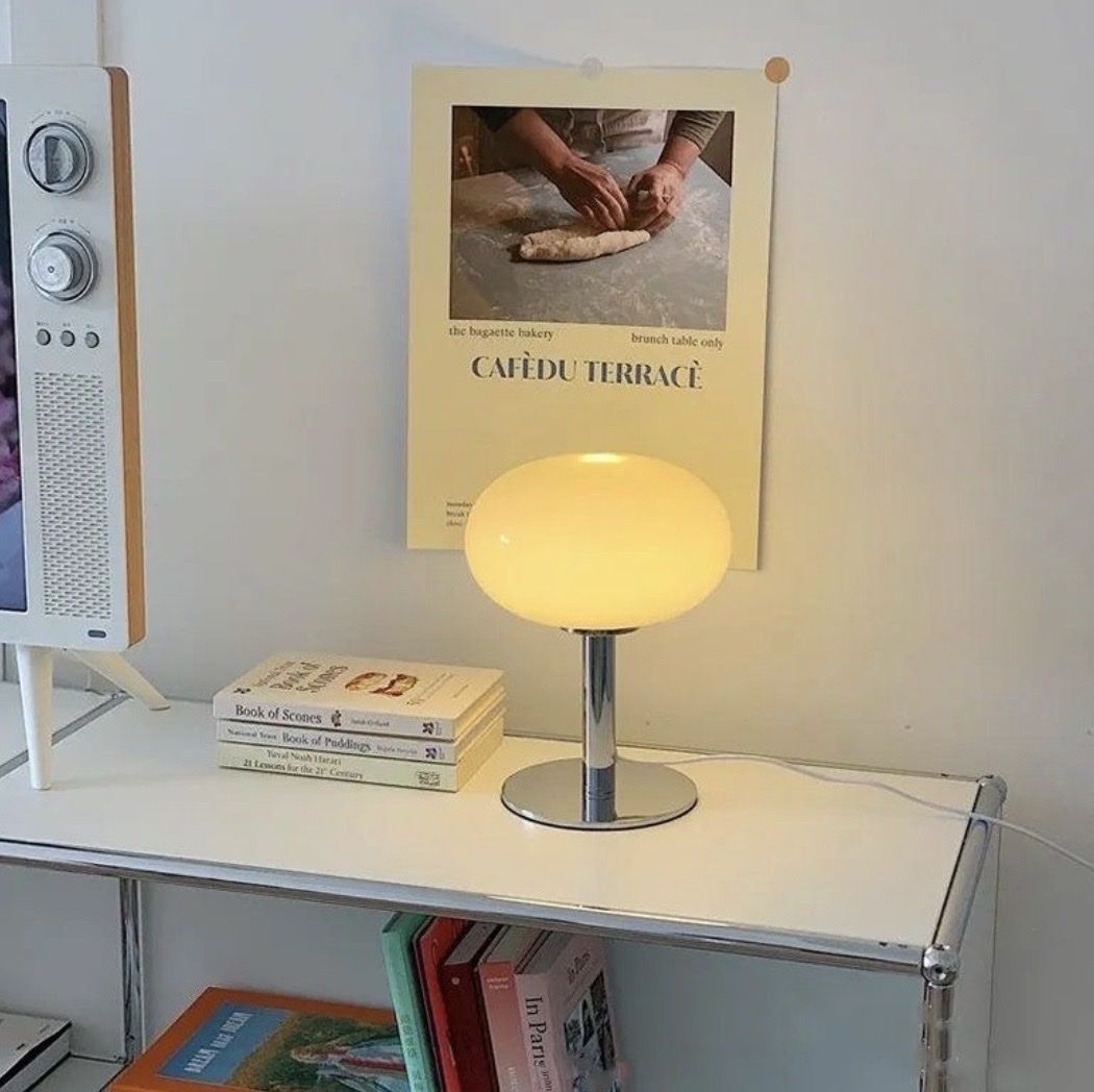 Lampade: Nachttischlampe mit USB Anschluss – Nuovo (secondo la descrizione) da Zürich venduto da samnabey