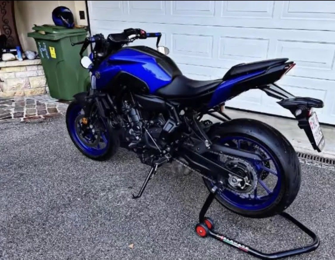 Yamaha Strada: YAMAHA MT07 2021 – Usato da Liestal venduto da Naardo