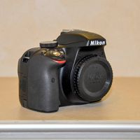 Nikon D3300  8'484 scatti  Ottime condizioni