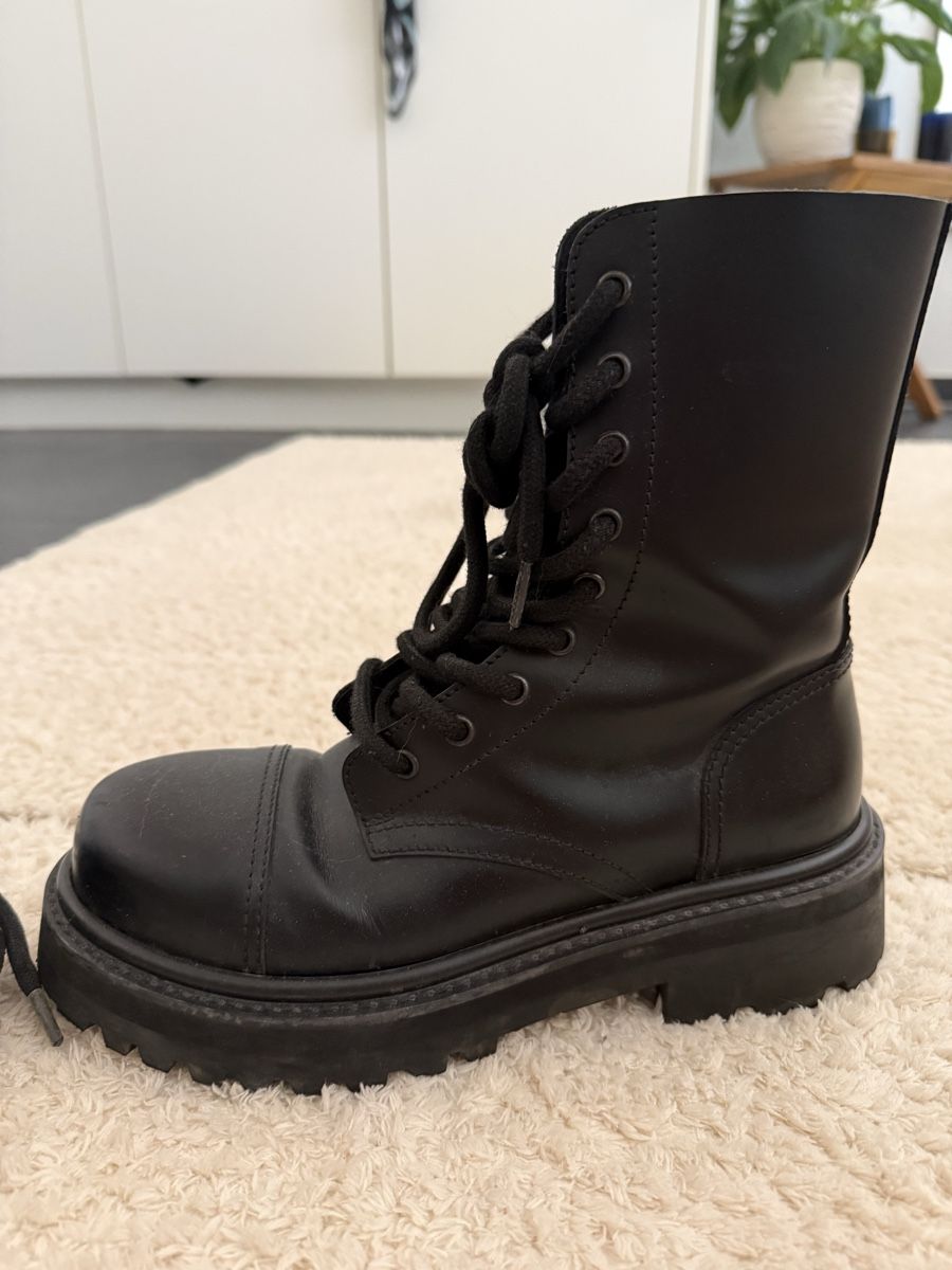 Damenschuhe: Vetements Army Boots – Gebraucht aus Ennetbürgen von elainelillyyy 2