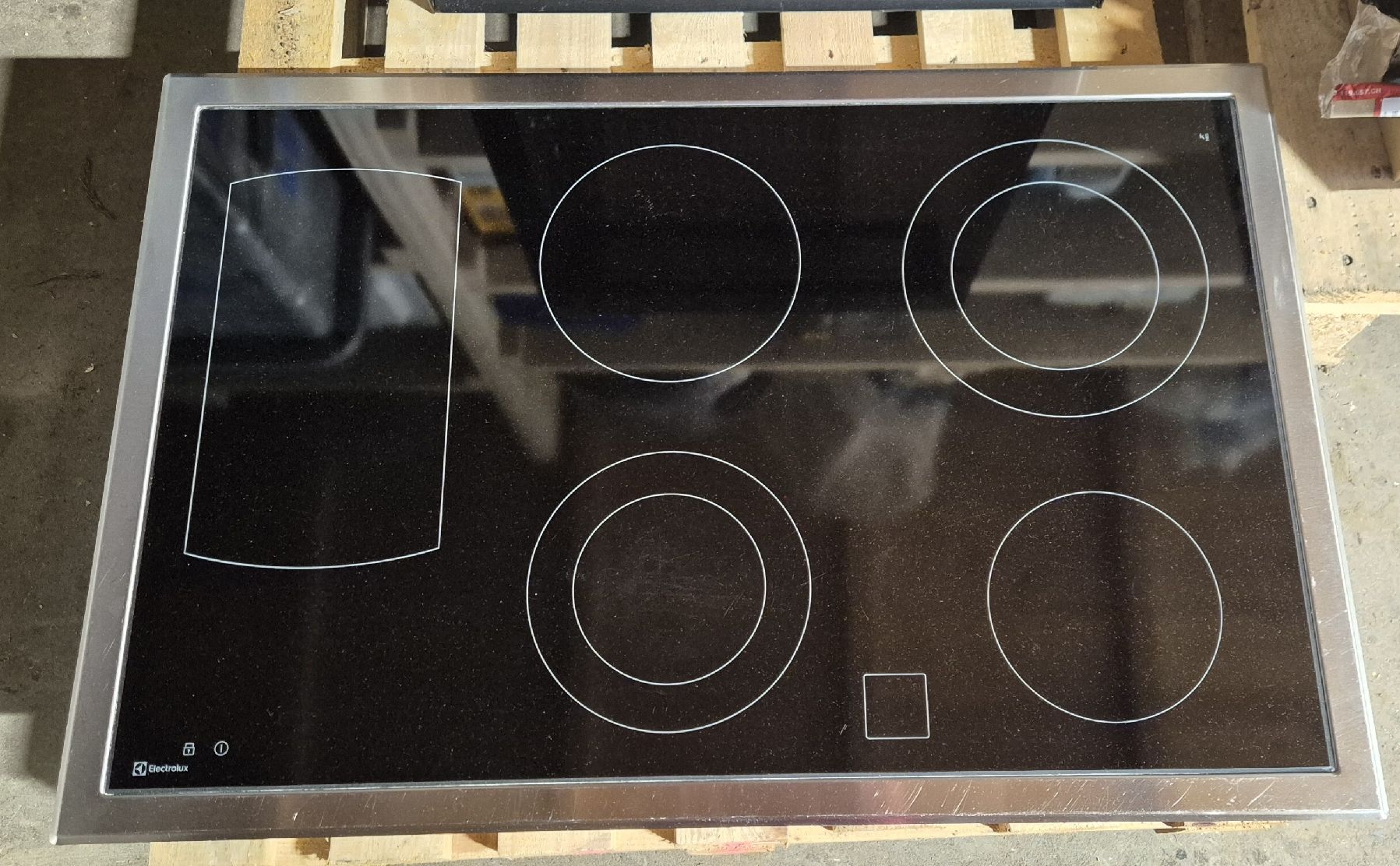 Cucine: Electrolux Herd EH7L4SW & Kochfeld – Usato da Niederbipp venduto da donlitium 7
