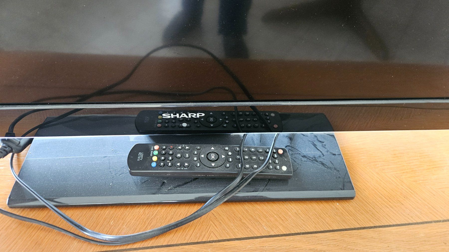 Sharp Televisori: Televisore Sharp 32 pollici con telecomando – Usato da Melano venduto da H-Sara 1