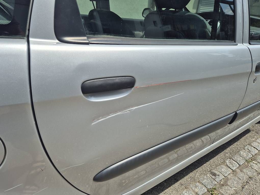 Automobili: Geräumiger Minivan mit Klimaanlage – Usato da Kirchberg BE venduto da Moesu72 4