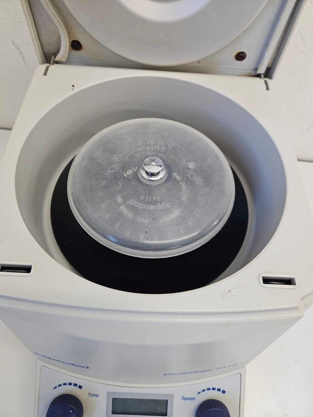 Accessori da laboratorio: Eppendorf 5415D – Usato da Niederdorf venduto da LeptonAG_Labor 7