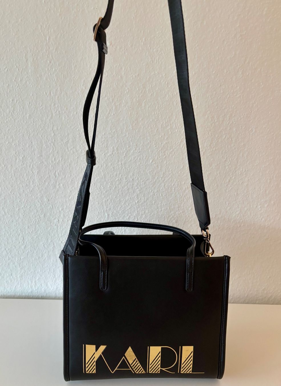 Karl Lagerfeld Borse da donna: KARL LAGERFELD Handtasche schwarz – Nuovo e nell'imballaggio originale da Aarau venduto da cpi_j52n 1