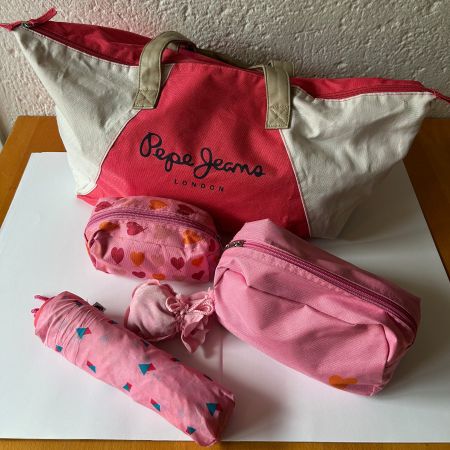 Set mit: Tasche, Knirps, 2 Necessaires & Schmuckbeutel