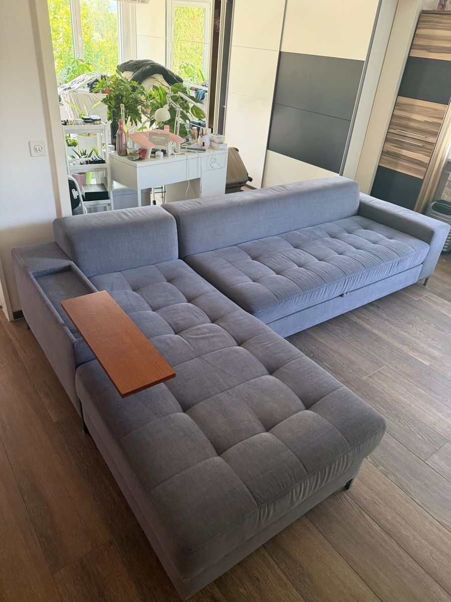 Divani: Ecksofa grau mit Regal – Usato da Meinisberg venduto da Lxcx_471 1