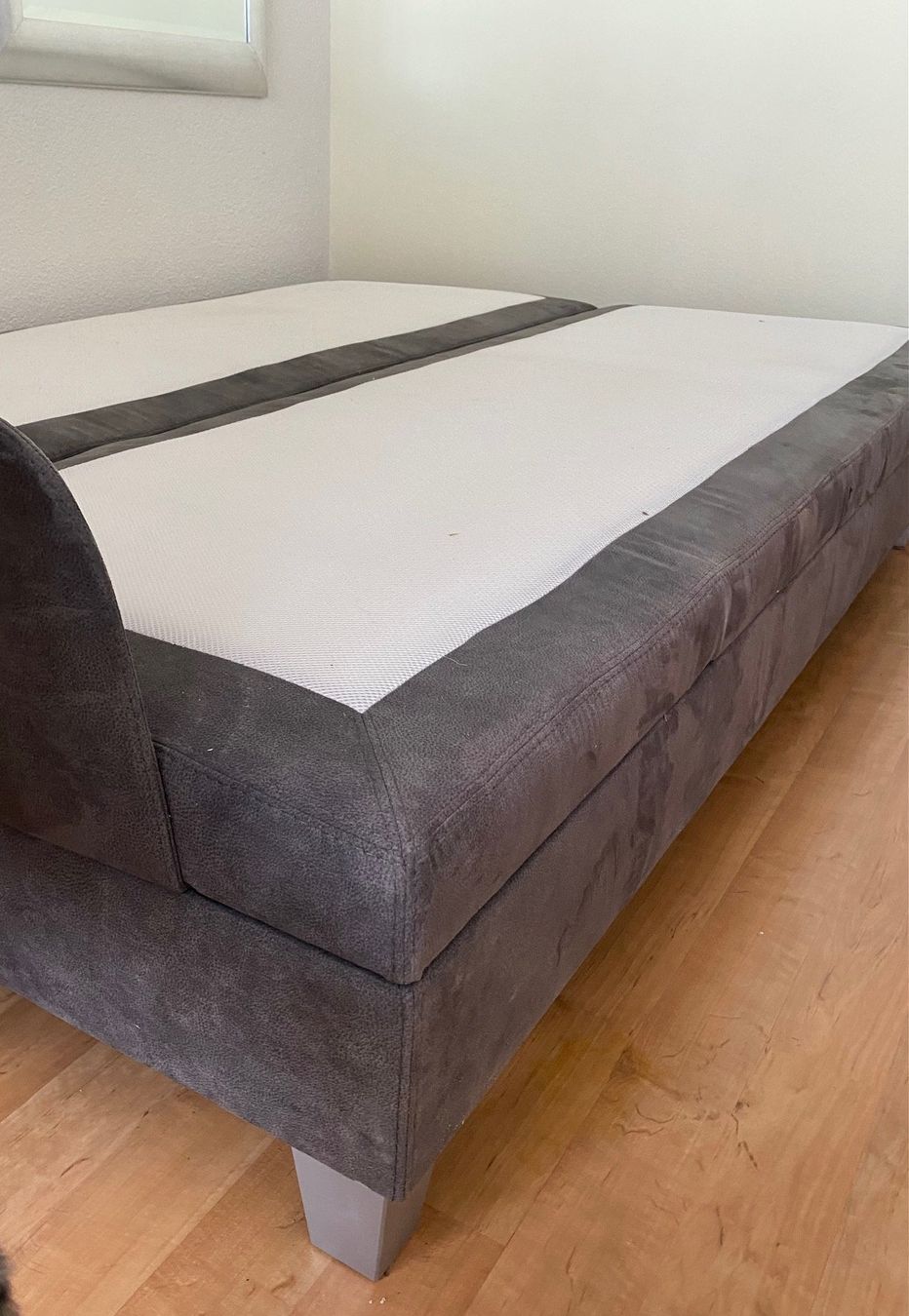 Letti: Boxspringbett 140 x 200 cm mit Motor – Usato da Cham venduto da HokaHey 1