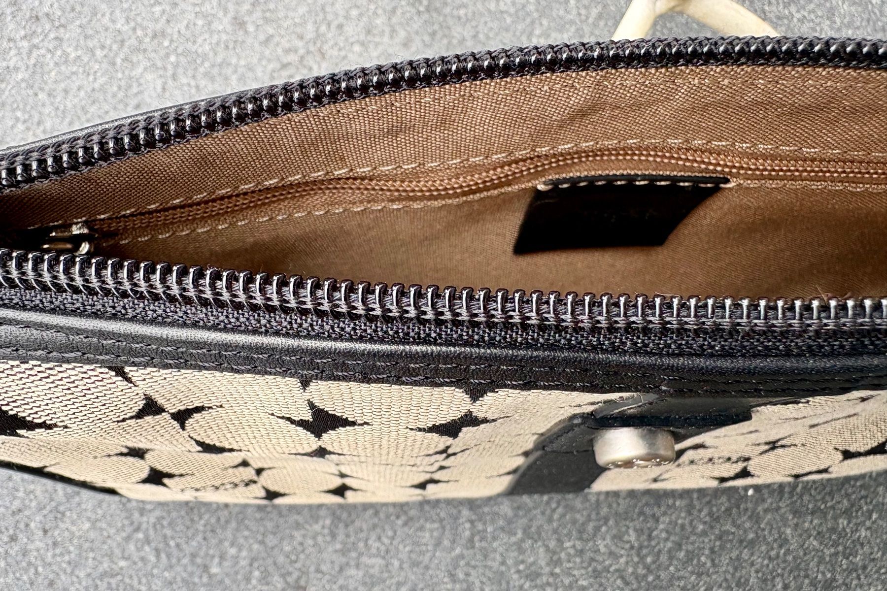 Ecco Borse da donna: Schicke kleine Handtasche von ECCO – Nuovo (secondo la descrizione) da Uster venduto da pri_6r68 3