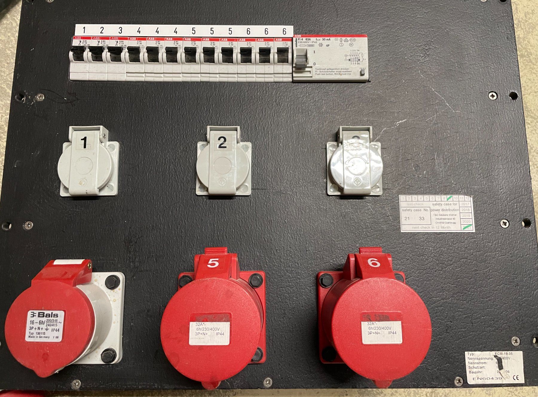 Electrotechnique: Stromverteiler CEE-63 Rack – D'occasion à Dübendorf par icf_technics 2