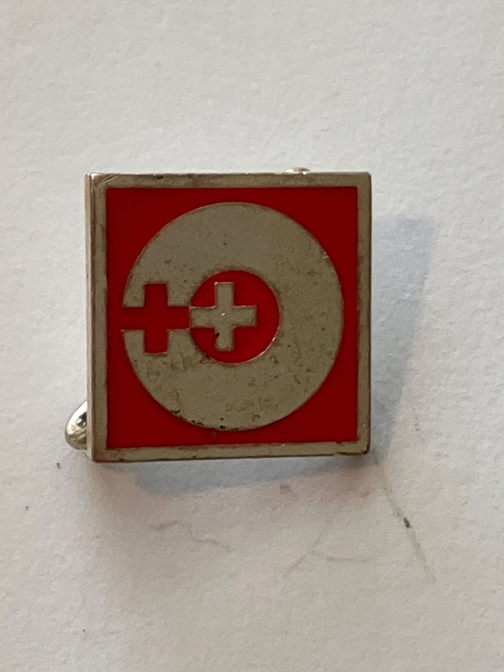 Placchette & Badge: 1 Anstecknadel Blutspenden Schweiz – Usato da Basel venduto da djwwpp