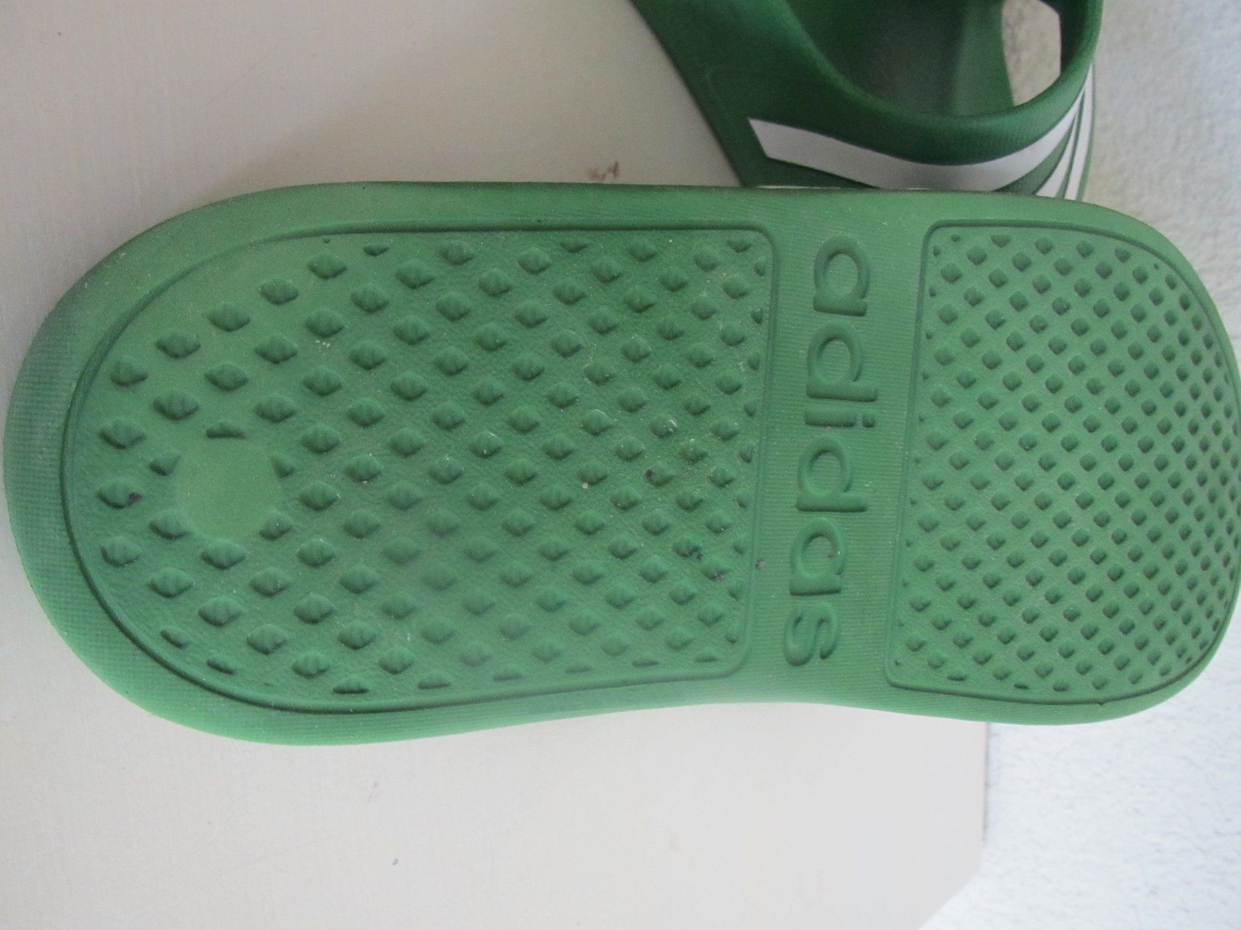 Adidas Scarpe da uomo: SOULIERS DE BAIN ADILETTEN VERT. 41,5 – Usato da Murten venduto da Selliot 3