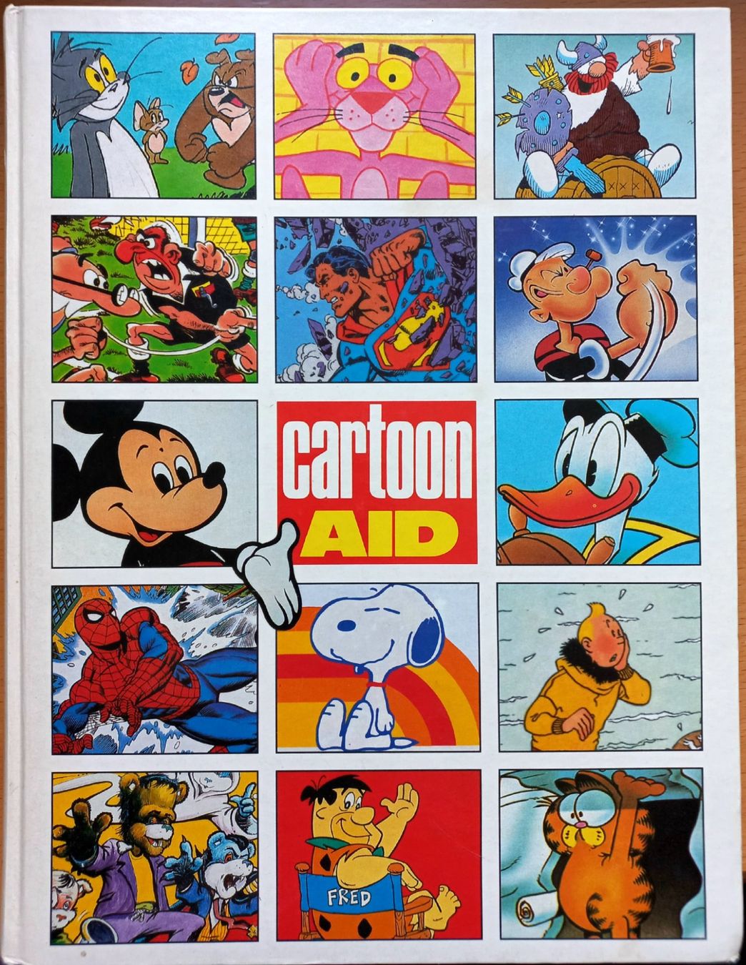 Comics: Comic - Comic Aid - Dickes Buch, gebunden – Gebraucht aus Niederuzwil von lubimaja
