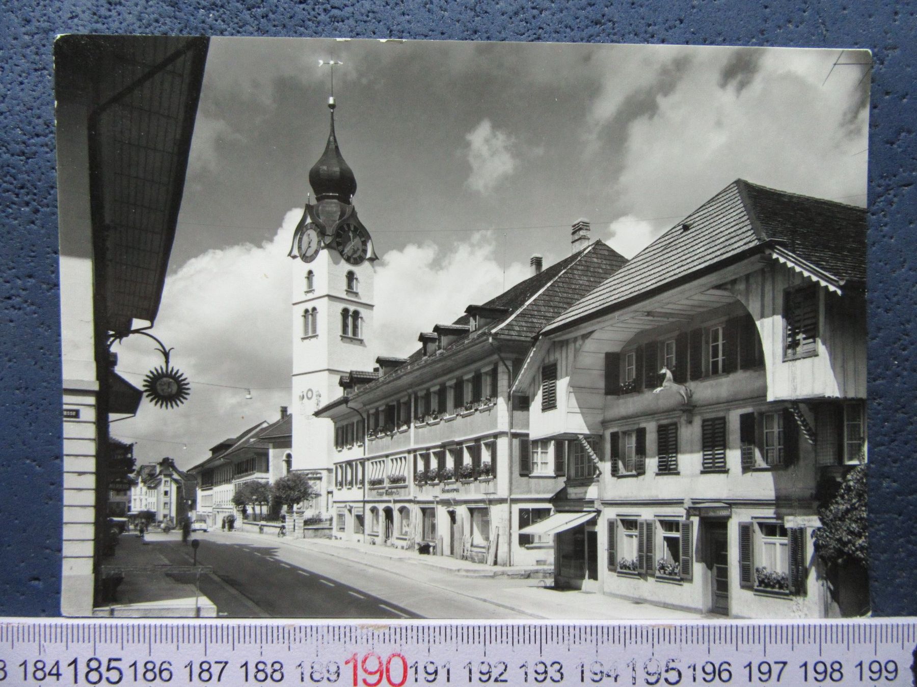 Cartoline postali: HUTTWIL MARKTGASSE 1966 AK BE – Usato da Ettingen venduto da Hausi4711
