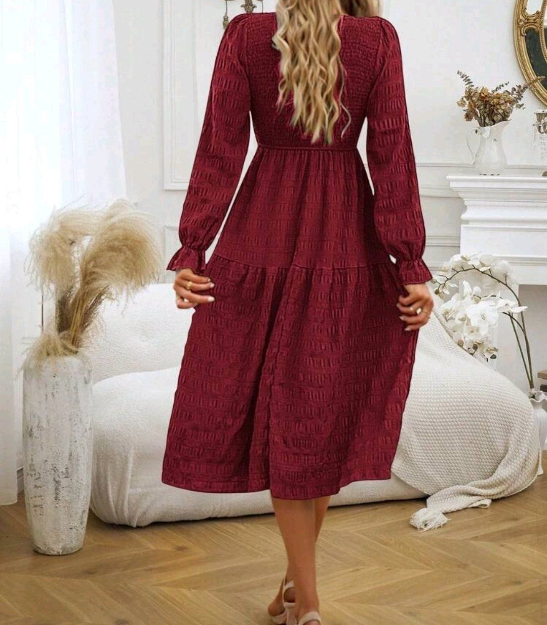 Kleider: Bordeaux rotes Midikleid, Grösse 38 – Gebraucht aus Les Reussilles von Aline.02 2