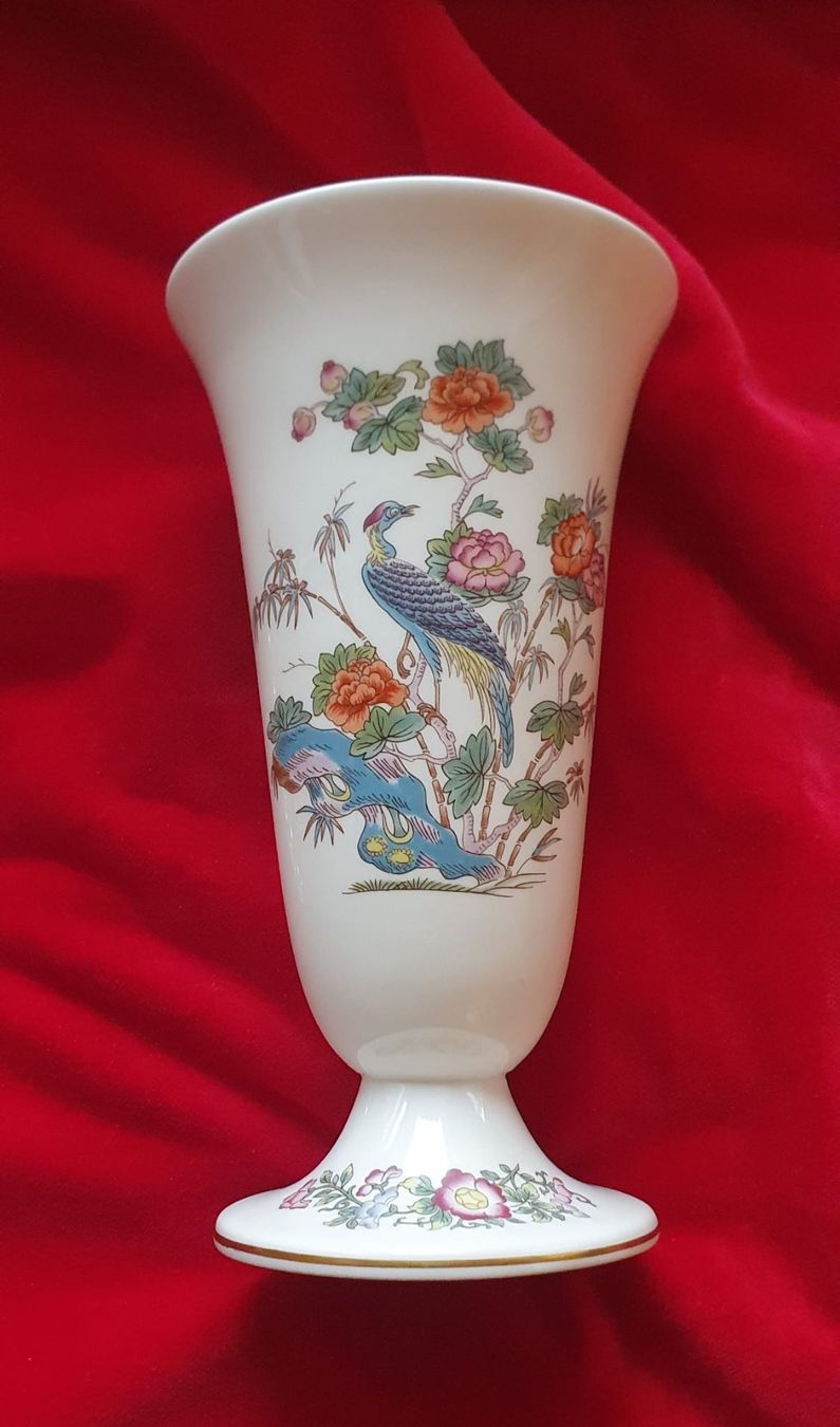 Wedgwood Vasen & Gefässe: Vase Wedgwood "Bone China "/ Vaso – Gebraucht aus Fribourg von SD1910