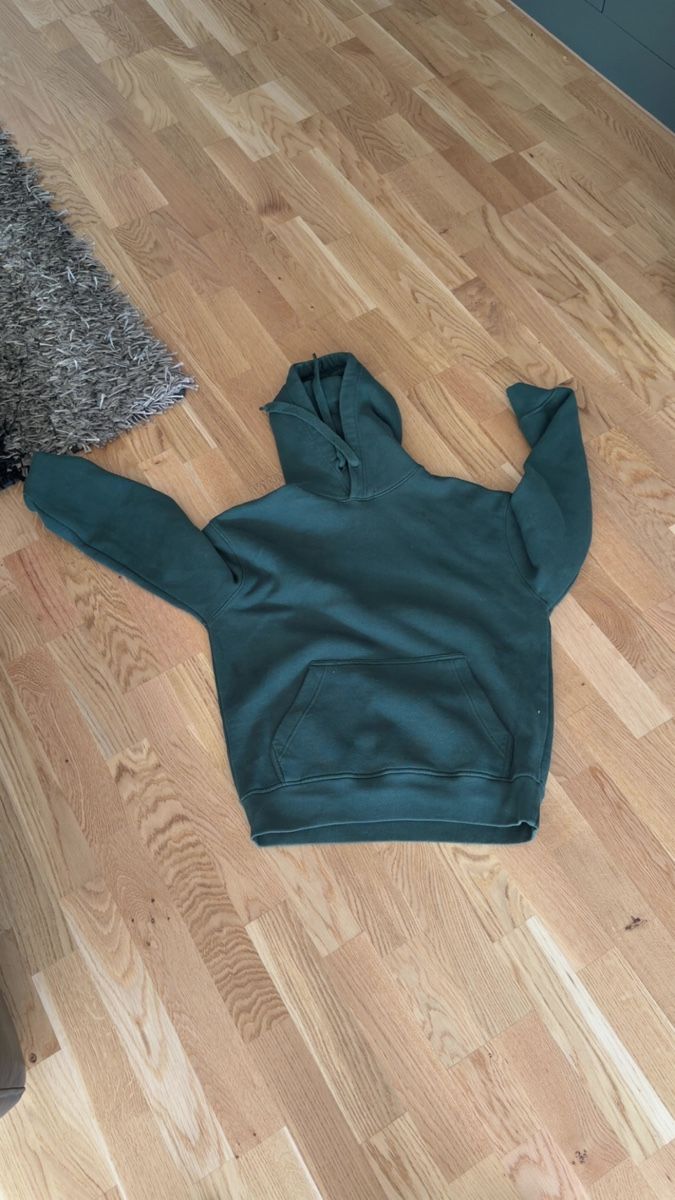 Pullover & Sweatshirts: Grüner pullover – Gebraucht aus Pieterlen von sam_58jm 1