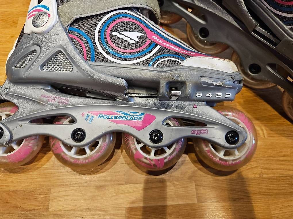 Pattini in linea & Pattini a rotelle: Inlineskates verstellbar Gr. 33- 36.5 – Usato da Ebikon venduto da dale33 1