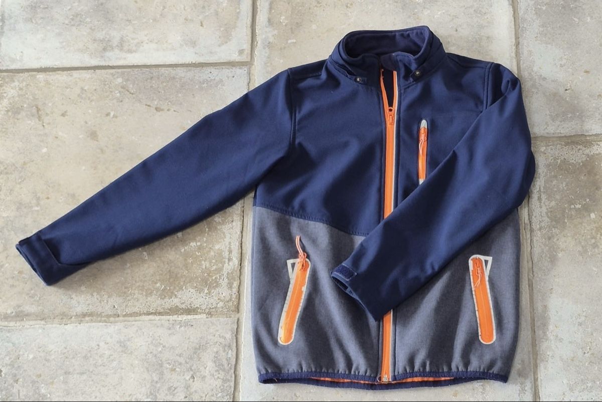 Giacche: Softshelljacke Grösse 134/140 von Tchibo – Usato da Steinmaur venduto da Poleni