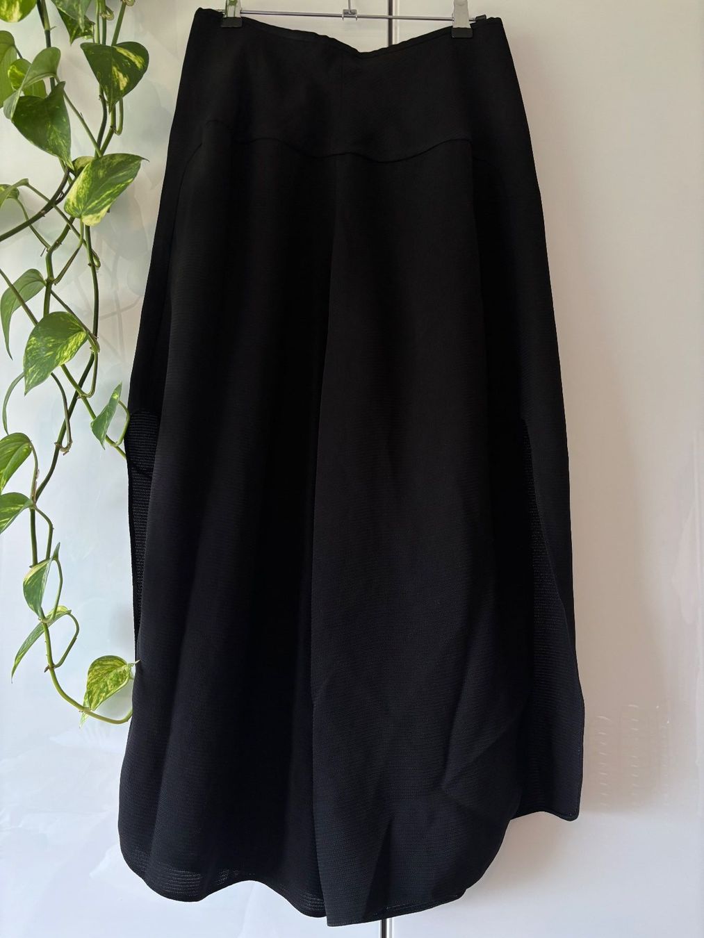 Hosen: BERENIK Schwarze Hose mit Seitenschlitzen – Gebraucht aus Zürich von missmodernage 6