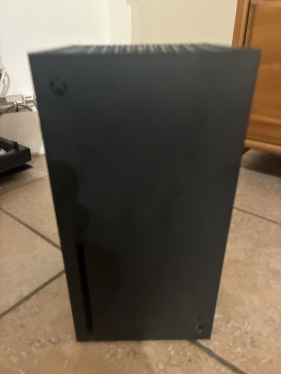 Microsoft Console: Xbox série x – Usato da Aire la Ville venduto da olt_lt7f 1