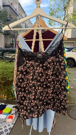 H&M Top schwarz floral mit Spitze Grösse S