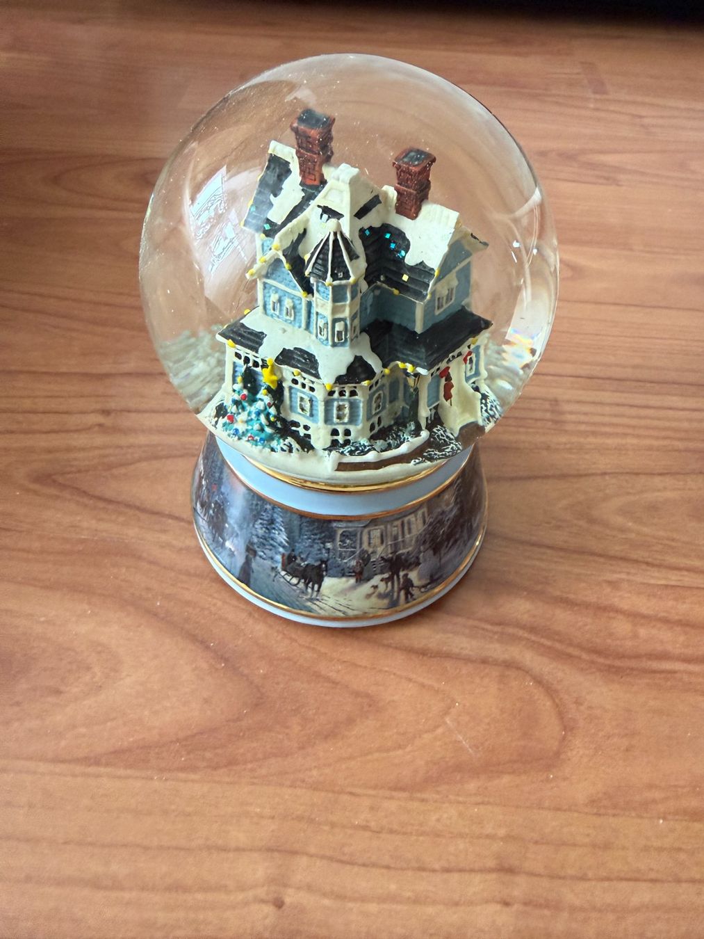 Carillon: Schneekugel Thomas Kinkade – Usato da Wängi venduto da squirrelwoman