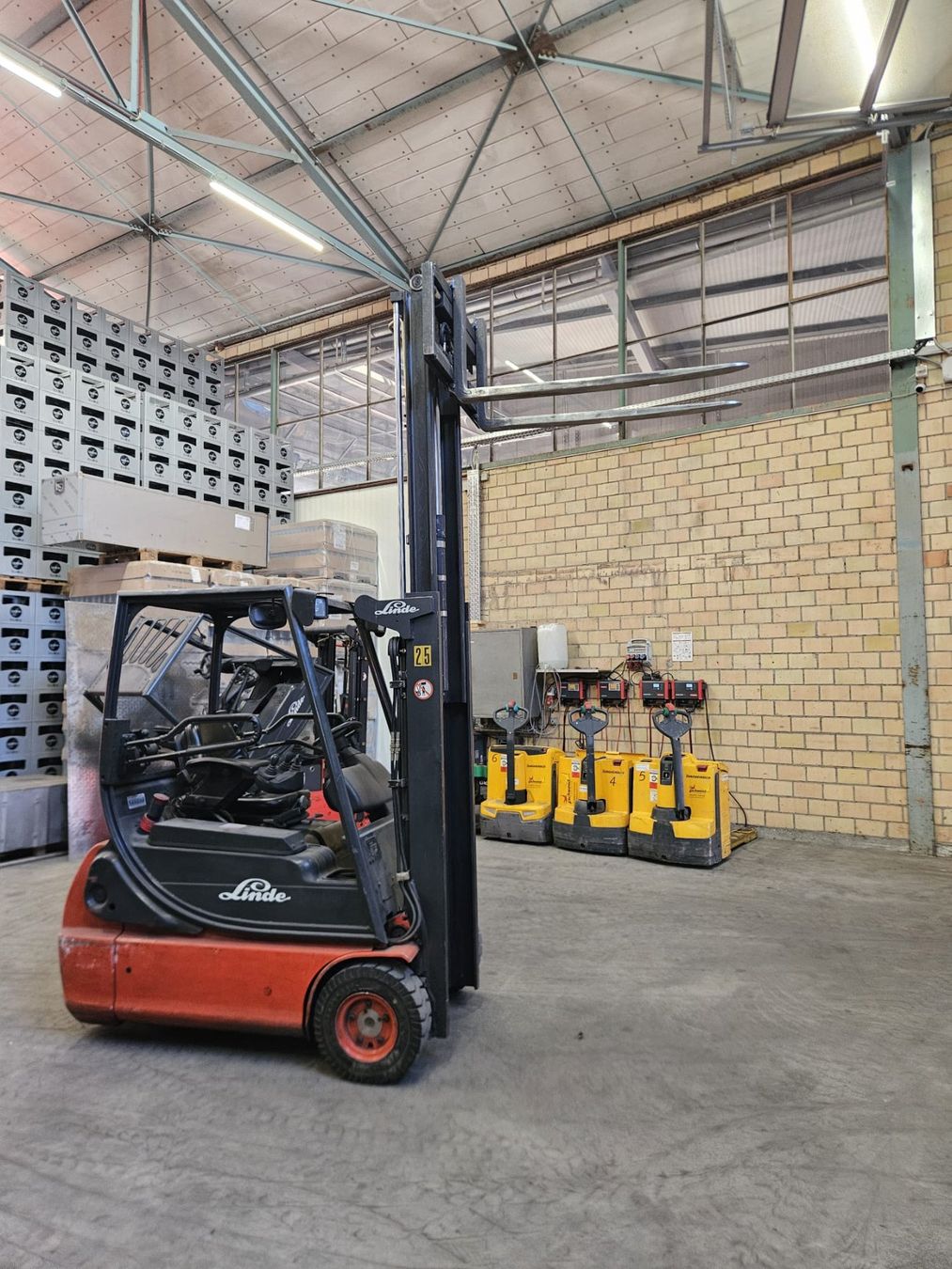 Linde Gabelstapler & Hubwagen: Linde Elektro Stapler E16 inkl. Ladegerät – Gebraucht aus Oberriet SG von gtoag 4