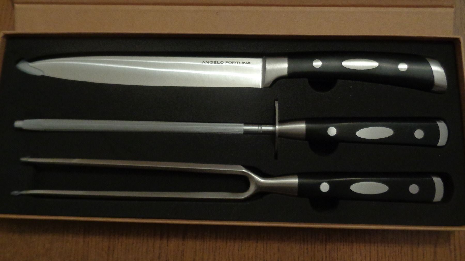 Coltelli: ANGELO FORTUNA TRANCHIER - SET 3 TLG – Nuovo e nell'imballaggio originale da Lausanne venduto da kiliman73 1