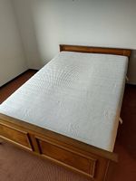 Schönes Bett 140m inkl. Bico Lattenrost und Matratze