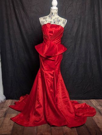 Rotes Abendkleid mit Schleppe Gr. 3438, für Fotoshootings