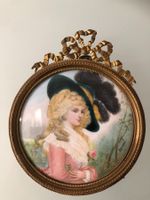 Porzellan-Miniaturbild „Junge Dame mit Hut“ – signiert Barri