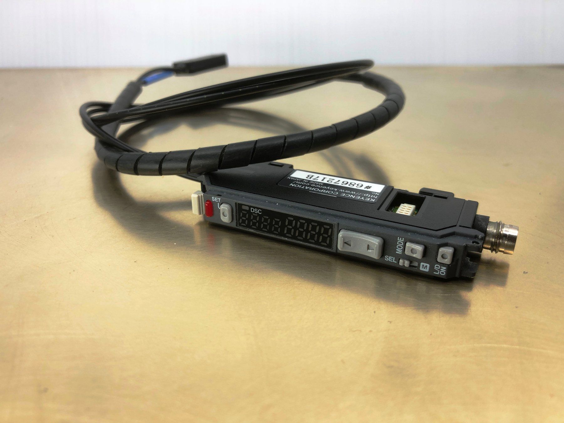 Componenti elettronici: Lichtleiter KEYENCE FS-V31CP & Keyence FU-11 – Usato da Laufenburg venduto da Sirluger
