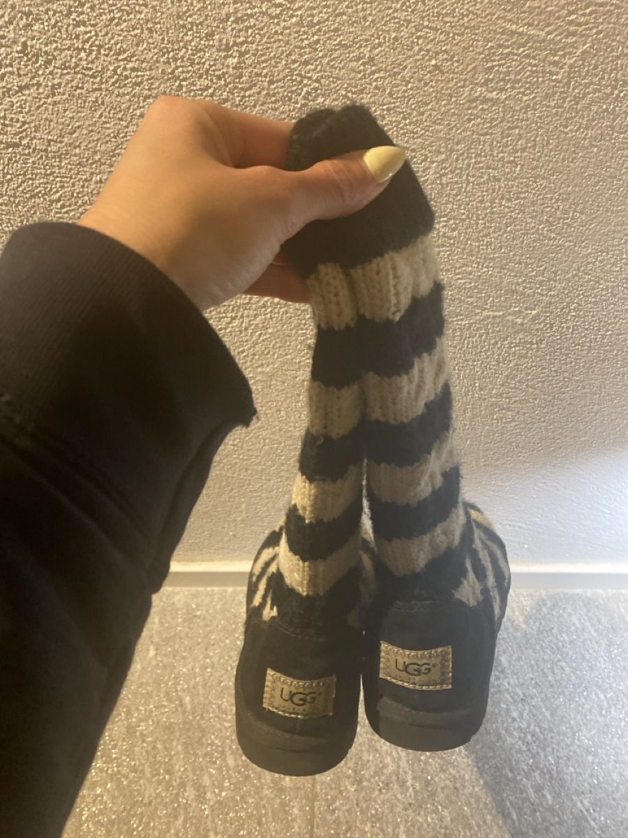 Ugg Scarpe da donna: Stivali Ugg zebrati – Usato da Davesco-Soragno venduto da Chichijango