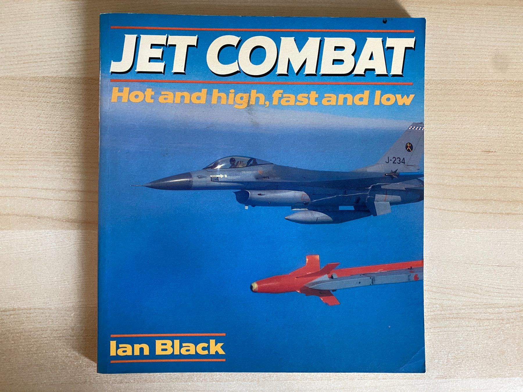 Modellbausätze & Standmodelle: Modellbau Doku - Jet Combat – Gebraucht aus Koppigen von F4Fan